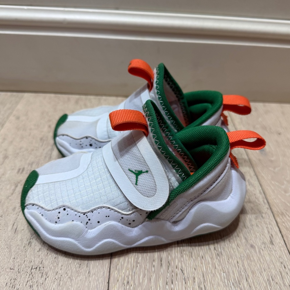 Jordan Toddler Sneakers – White/Green/Orange